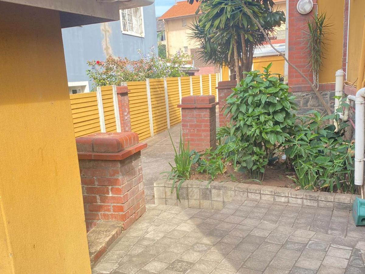 Bentley Backpackers Hostel Durban Buitenkant foto