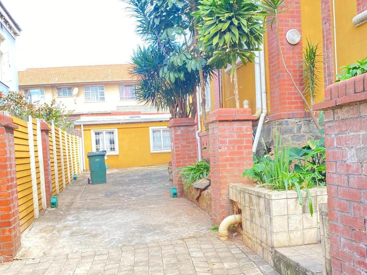 Bentley Backpackers Hostel Durban Buitenkant foto